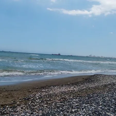Kvartira U Moria, Larnaca